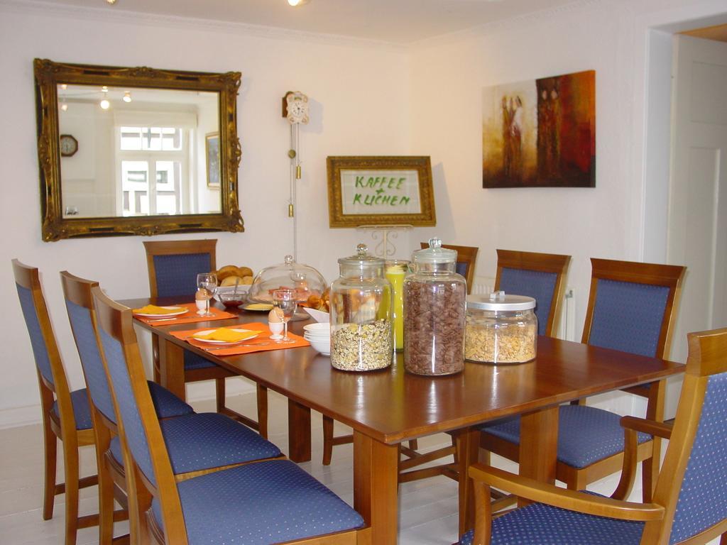 Robert'S Bed & Breakfast Helmarshausen ภายนอก รูปภาพ