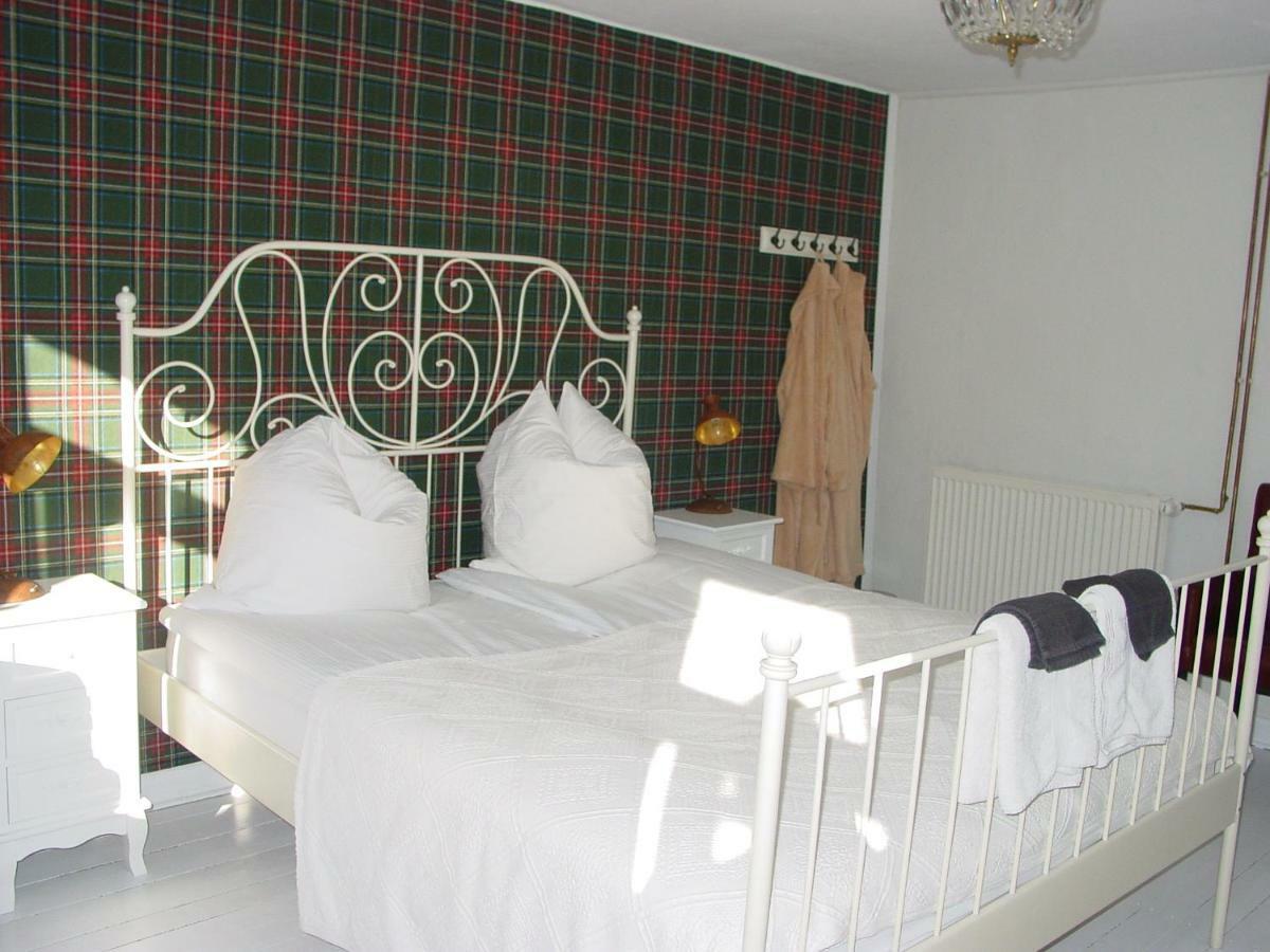 Robert'S Bed & Breakfast Helmarshausen ภายนอก รูปภาพ