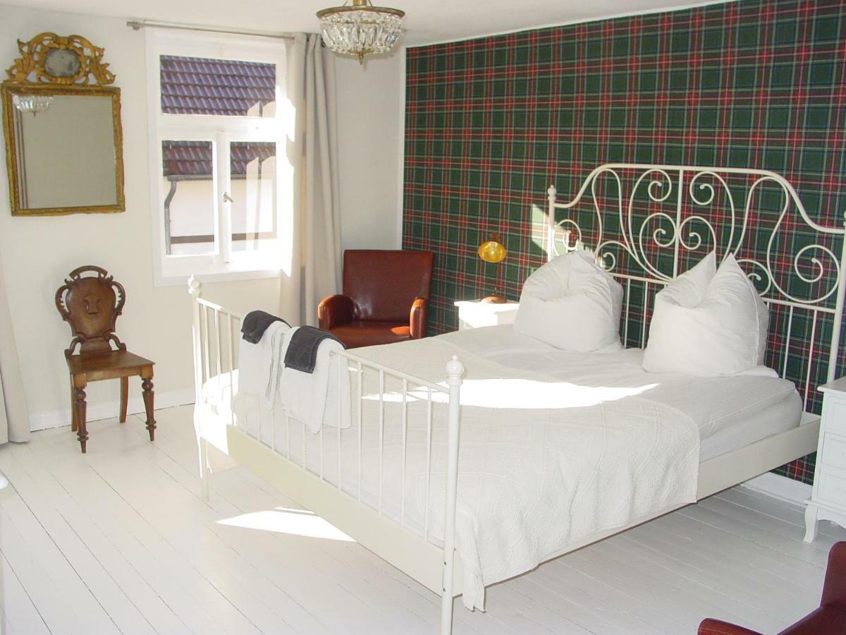 Robert'S Bed & Breakfast Helmarshausen ภายนอก รูปภาพ