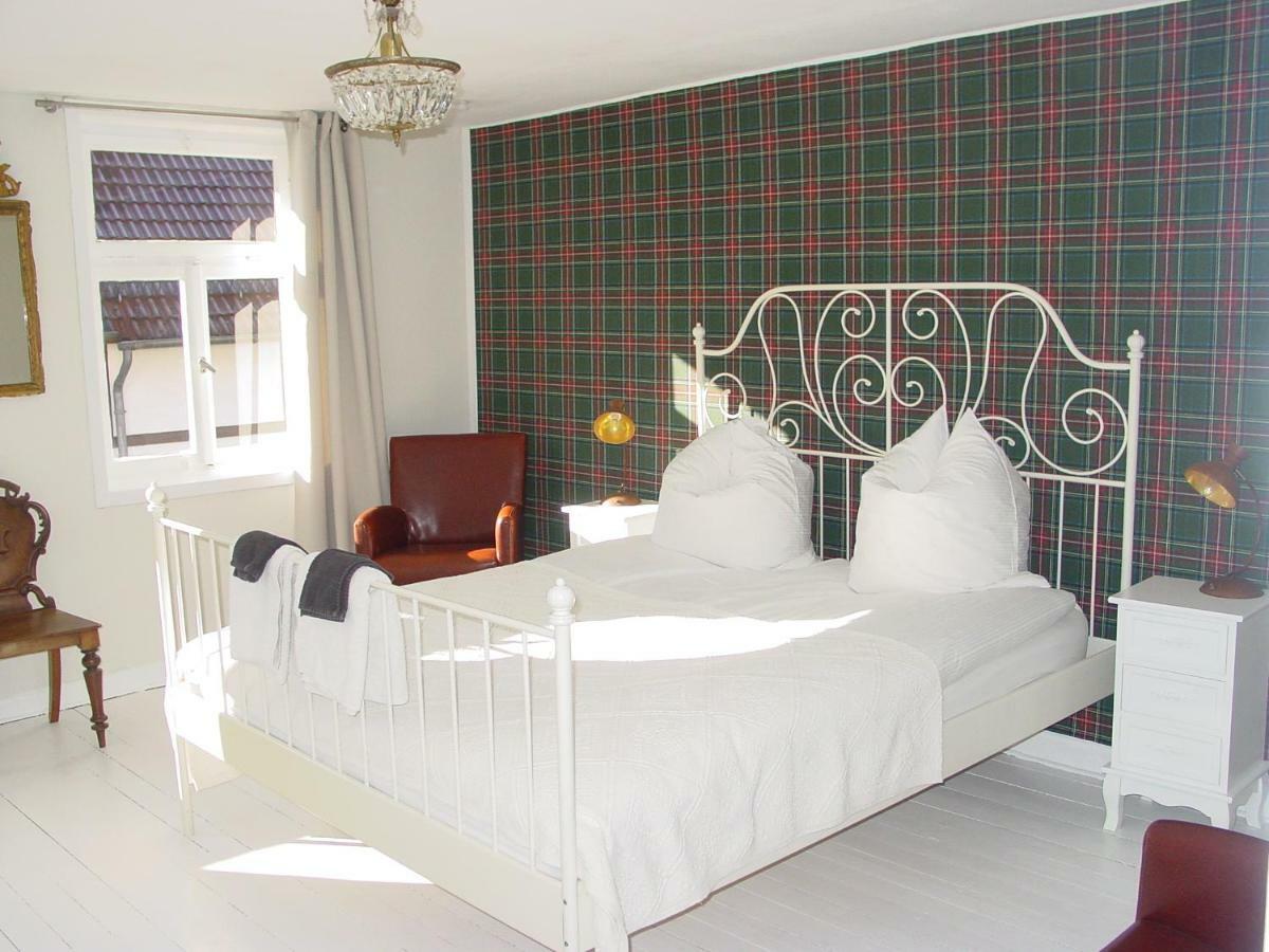 Robert'S Bed & Breakfast Helmarshausen ภายนอก รูปภาพ